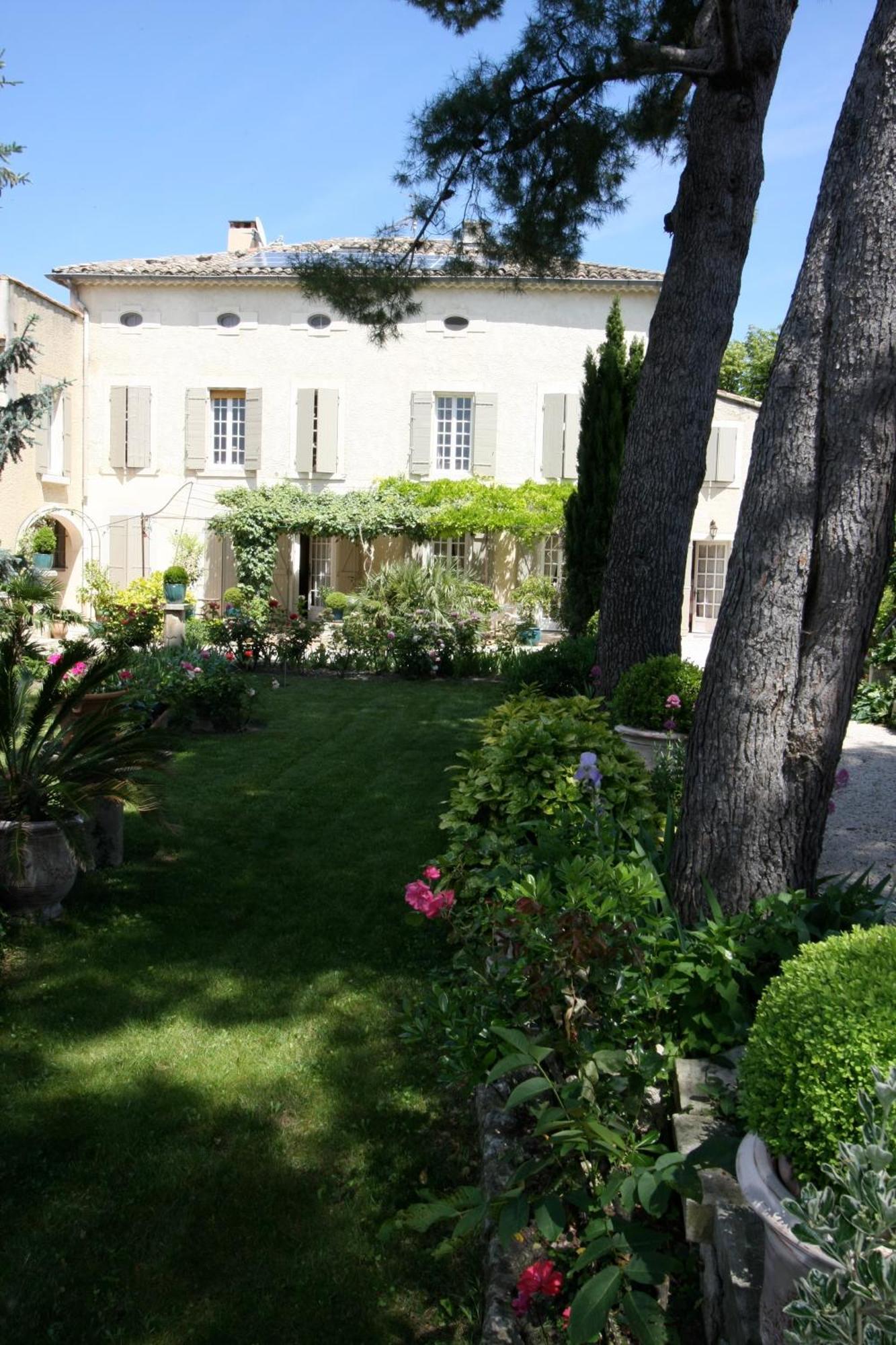 Апартаменты Mas Alpilles Soleil Сен-Реми-де-Прованс Экстерьер фото